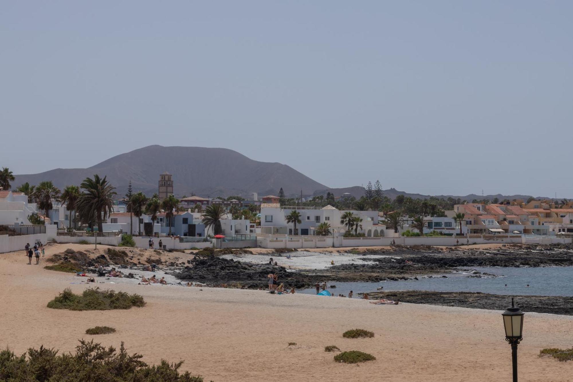 2 Beachfront By Holidays